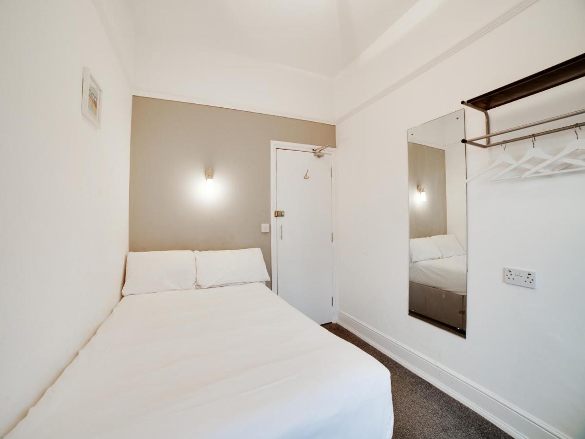 Hotel Sea Breeze クラクトン・オン・シー エクステリア 写真