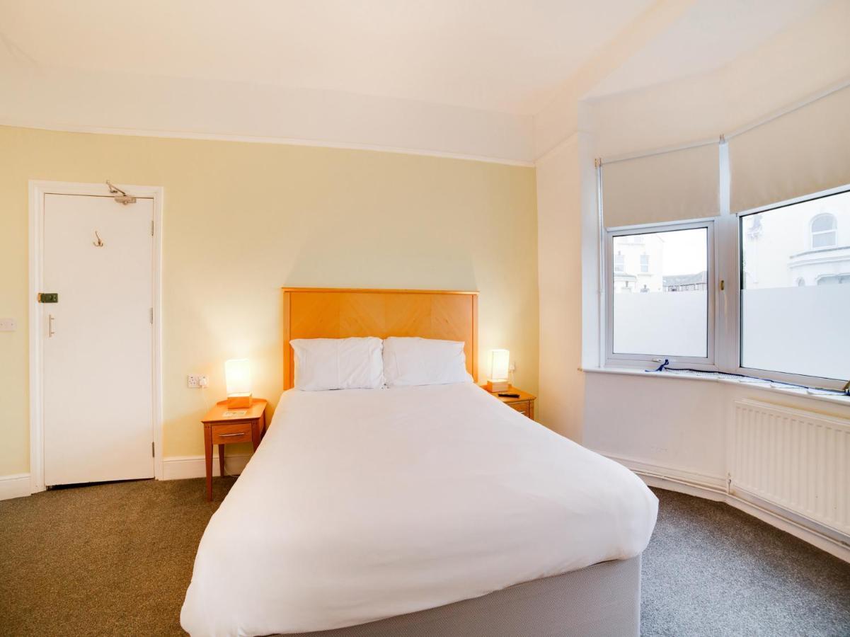 Hotel Sea Breeze クラクトン・オン・シー エクステリア 写真